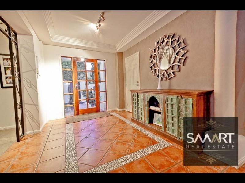 39 Meadowview Drive, Carrara QLD 4211