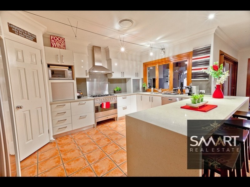 39 Meadowview Drive, Carrara QLD 4211