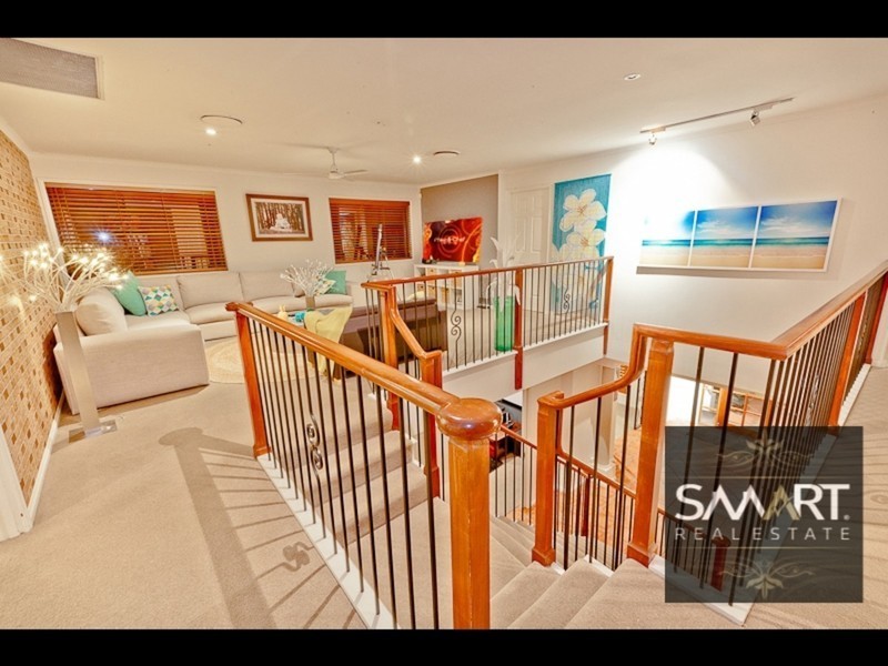 39 Meadowview Drive, Carrara QLD 4211