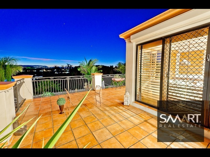 39 Meadowview Drive, Carrara QLD 4211