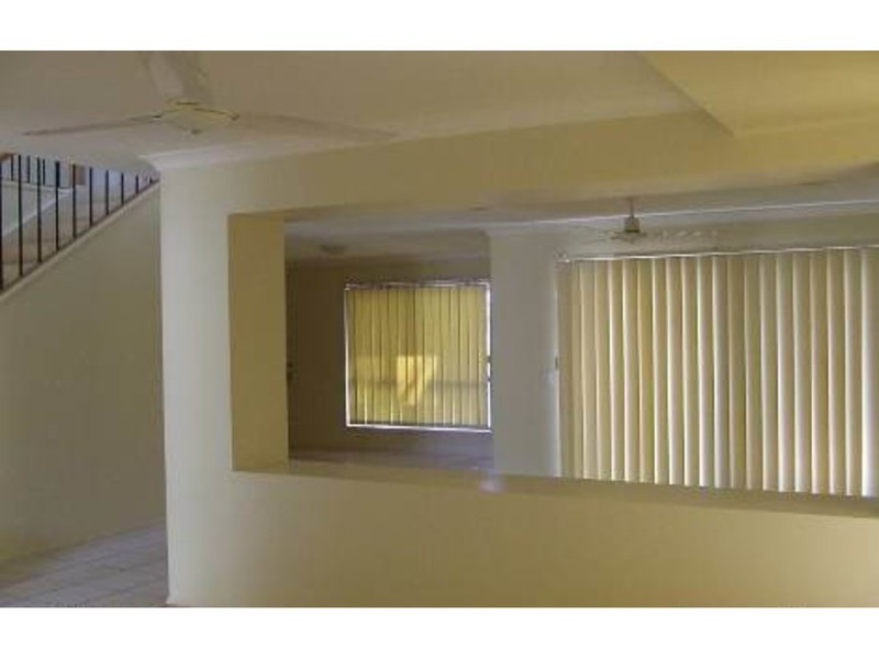 40 Christina Ryan Way, Arundel QLD 4214