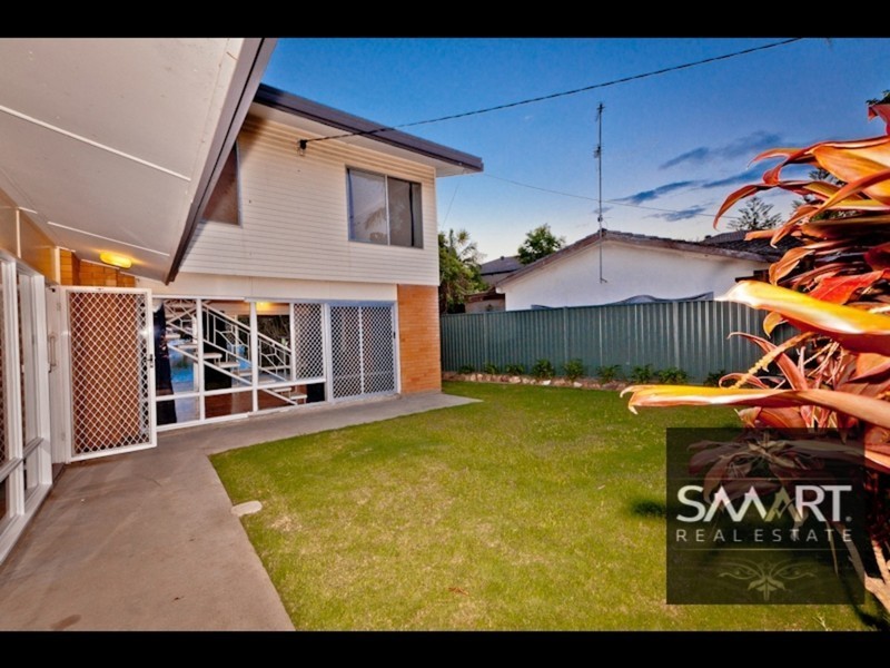 3 Valencia Avenue, Isle Of Capri QLD 4217