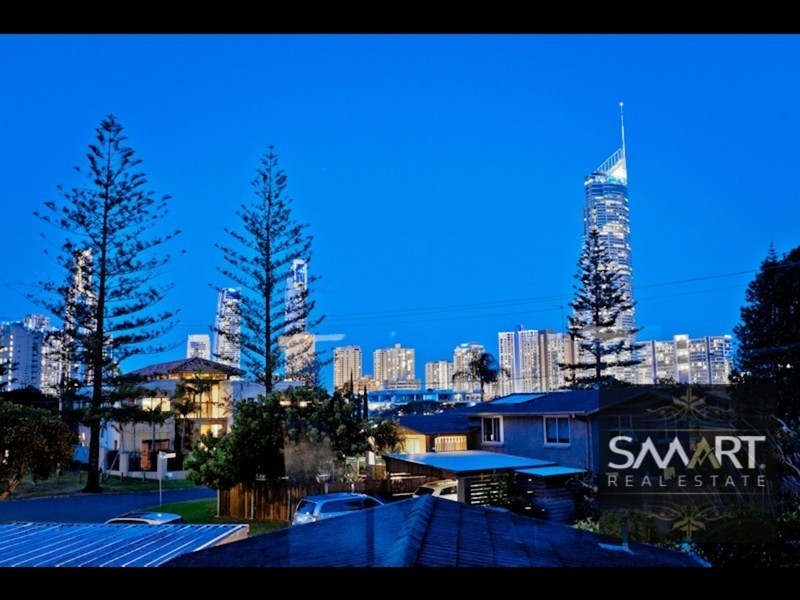 3 Valencia Avenue, Isle Of Capri QLD 4217