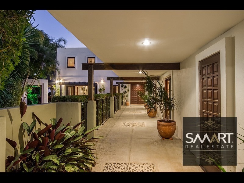 3 Florence Court, Isle Of Capri QLD 4217