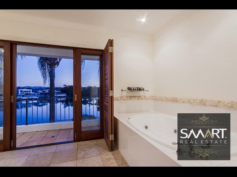 3 Florence Court, Isle Of Capri QLD 4217