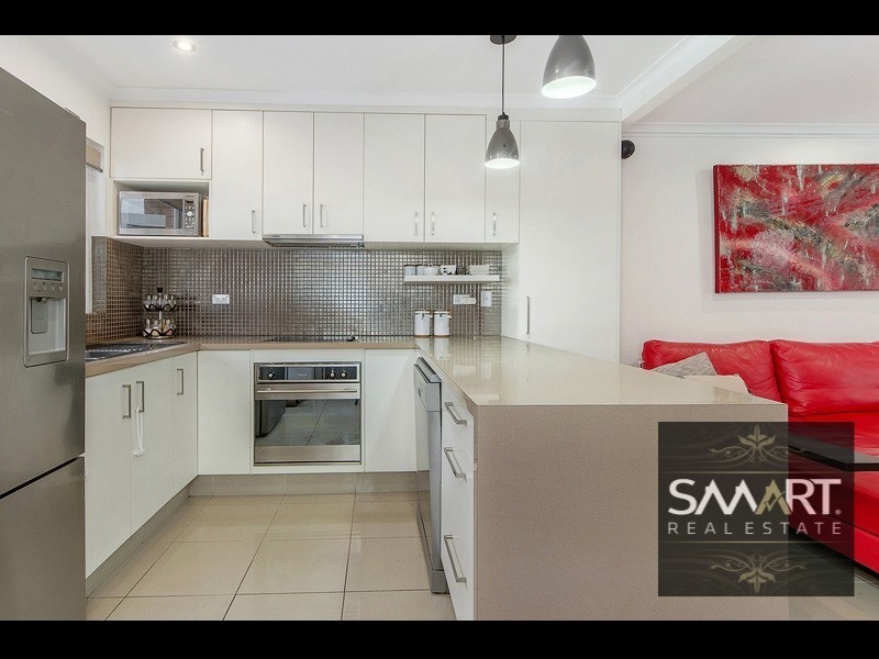 3/10 Stanhill Drive, Chevron Island QLD 4217