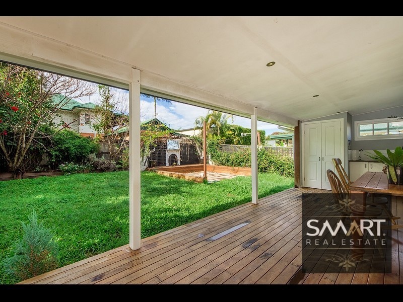 24 Neville Avenue, Southport QLD 4215