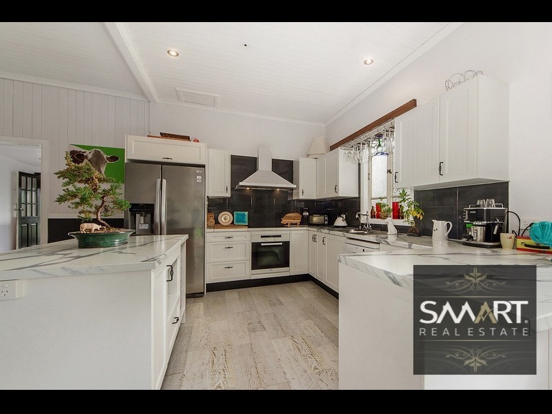 24 Neville Avenue, Southport QLD 4215