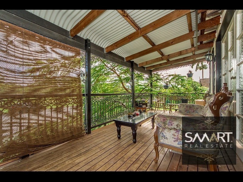 24 Neville Avenue, Southport QLD 4215
