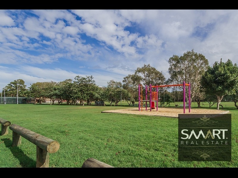 24 Neville Avenue, Southport QLD 4215