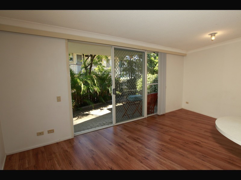 3/15 Weemala Street, Chevron Island QLD 4217