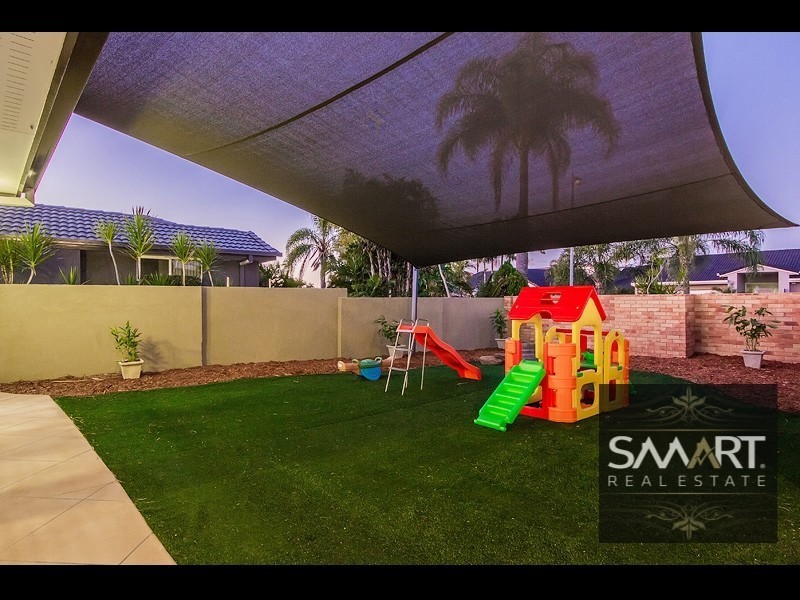 102 Sundance Way, Runaway Bay QLD 4216