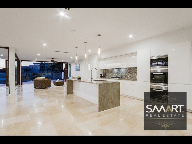 26 The Lido, Isle Of Capri QLD 4217