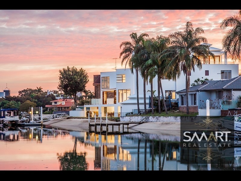 26 The Lido, Isle Of Capri QLD 4217