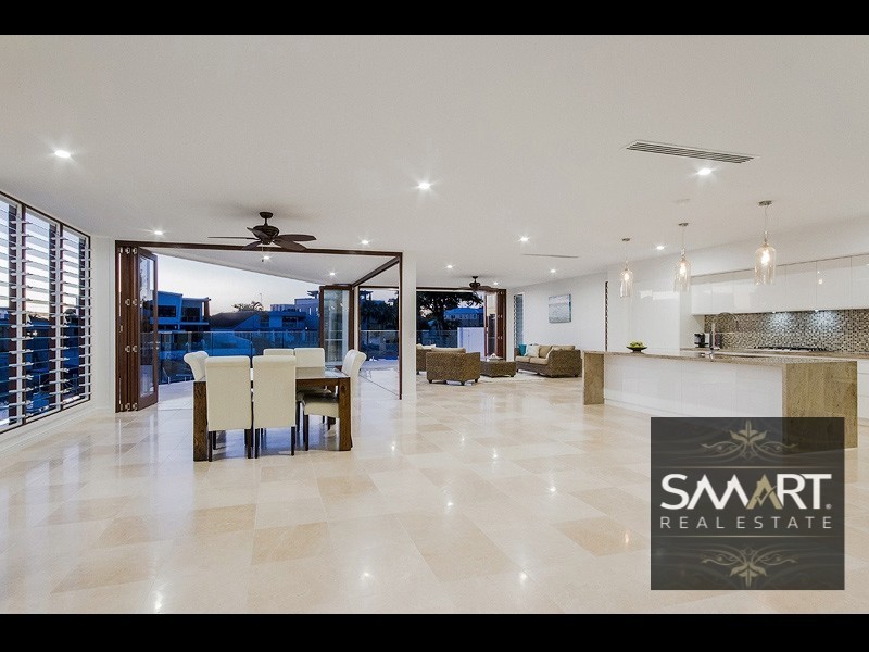 26 The Lido, Isle Of Capri QLD 4217