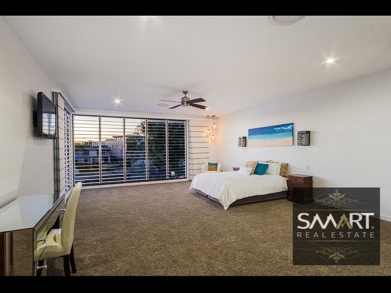 26 The Lido, Isle Of Capri QLD 4217