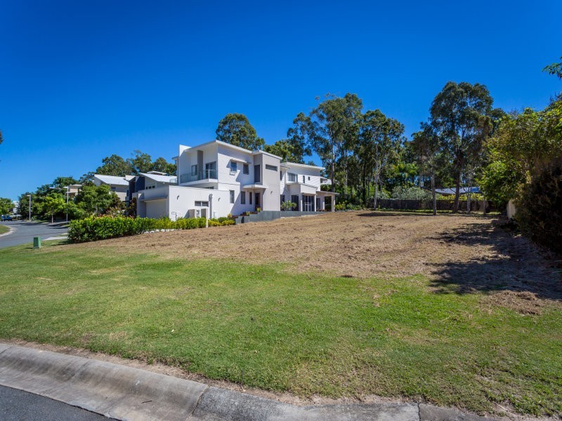5017A Riverwood Grove, Benowa QLD 4217