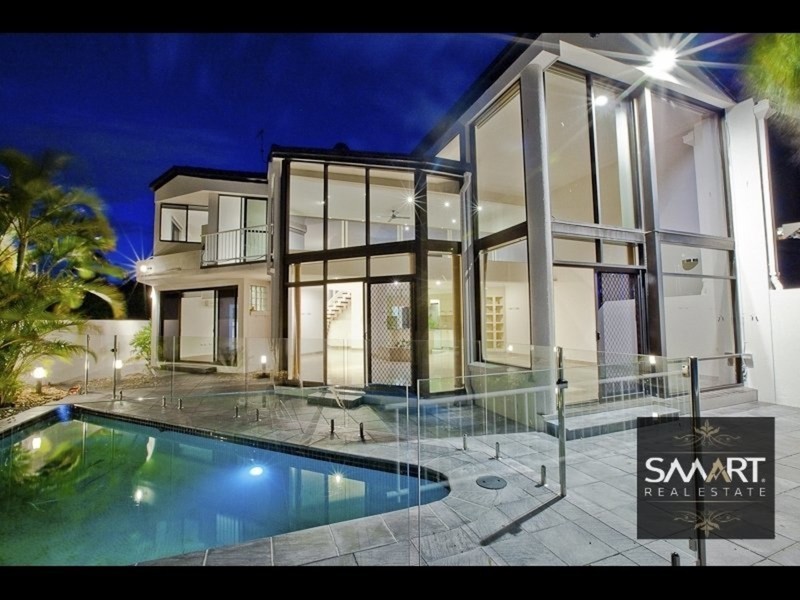 2/7 Inga Avenue, Bundall QLD 4217