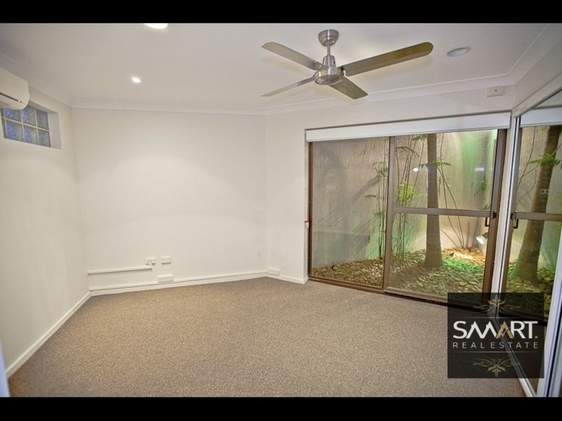 2/7 Inga Avenue, Bundall QLD 4217