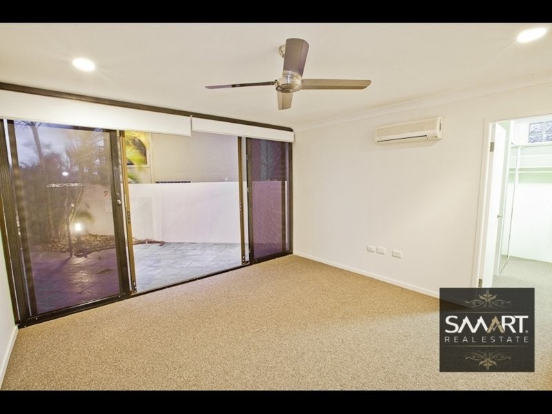 2/7 Inga Avenue, Bundall QLD 4217