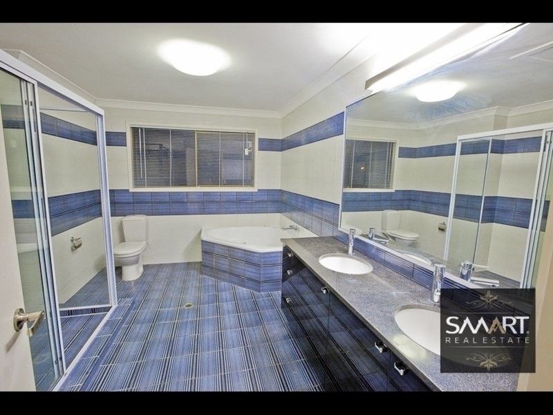 2/7 Inga Avenue, Bundall QLD 4217