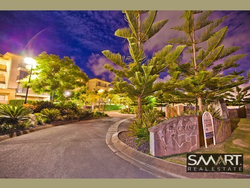 8489 Magnolia Drive East, Hope Island QLD 4212