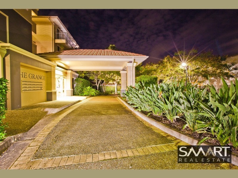 8489 Magnolia Drive East, Hope Island QLD 4212