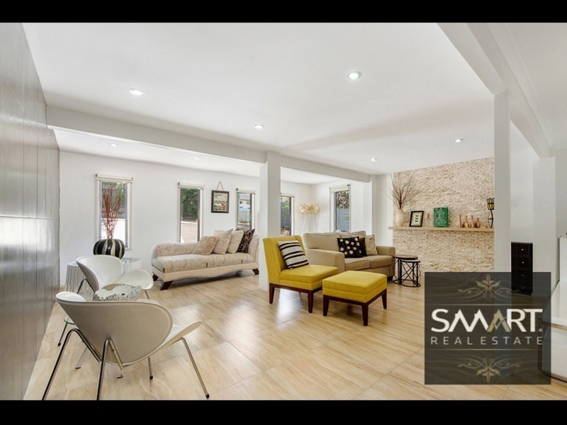 45 Kinarra Street, Ashmore QLD 4214