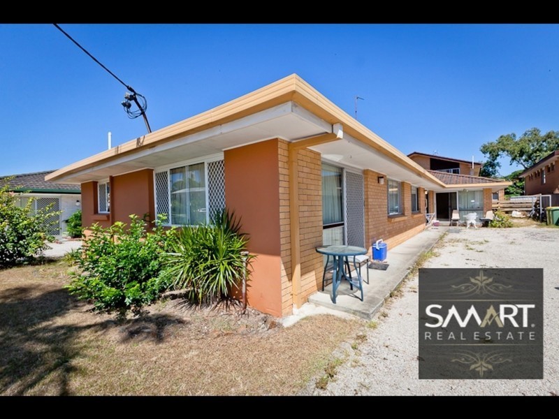 2/20 Parneno Street, Chevron Island QLD 4217