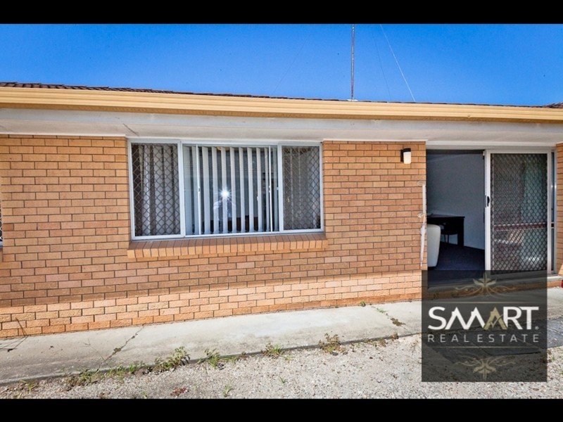 2/20 Parneno Street, Chevron Island QLD 4217