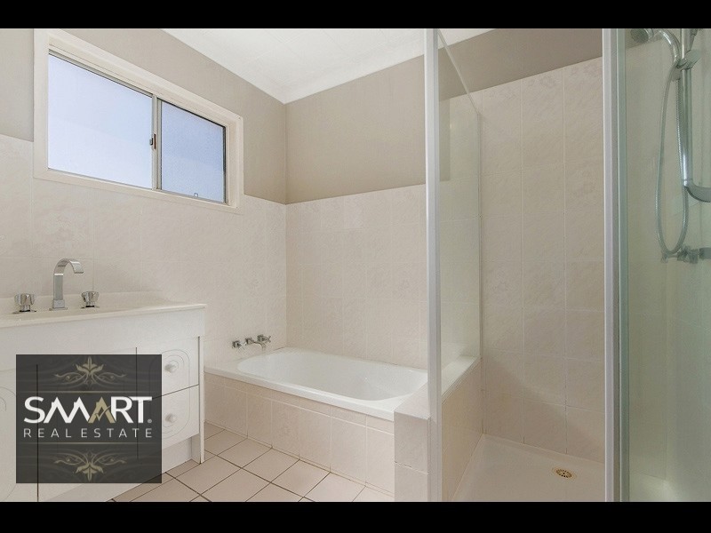 10 Mascala Parade, Mermaid Waters QLD 4218