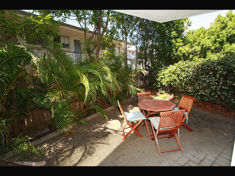 3/15 Weemala Street, Chevron Island QLD 4217