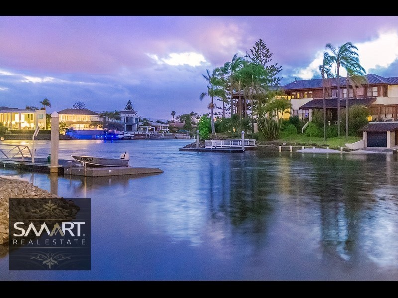 2 Castille Court, Isle Of Capri QLD 4217