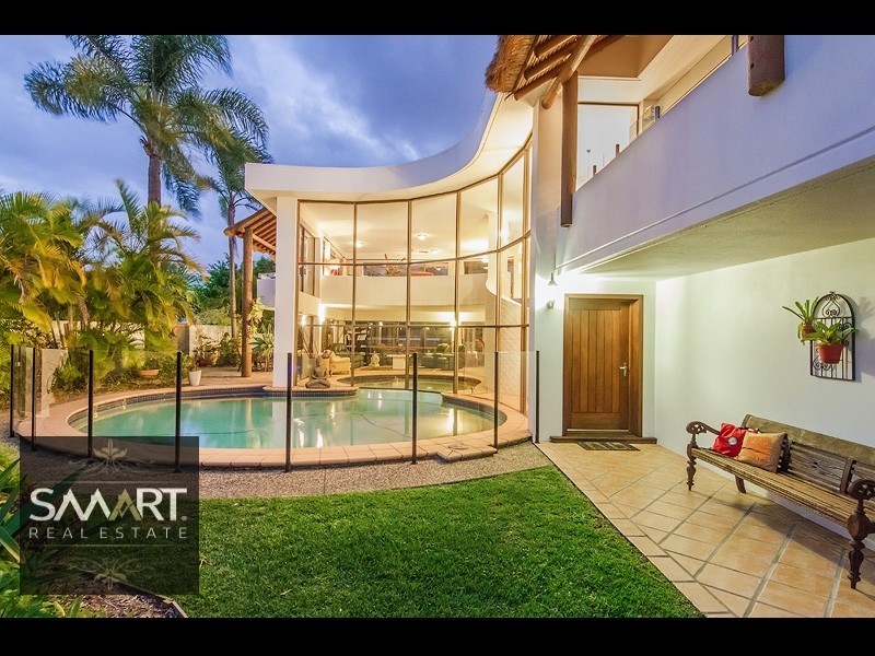 2 Castille Court, Isle Of Capri QLD 4217