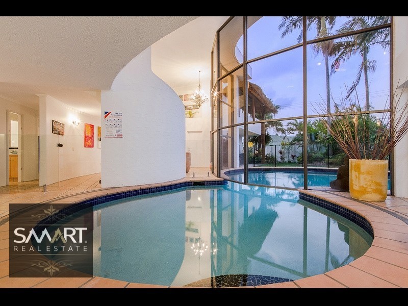 2 Castille Court, Isle Of Capri QLD 4217