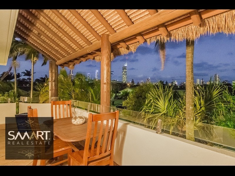 2 Castille Court, Isle Of Capri QLD 4217