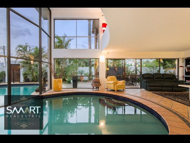 2 Castille Court, Isle Of Capri QLD 4217