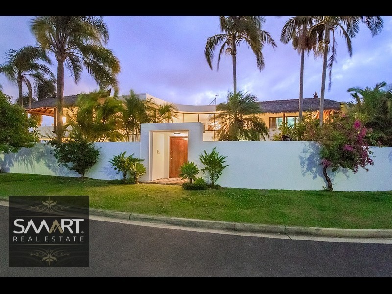 2 Castille Court, Isle Of Capri QLD 4217