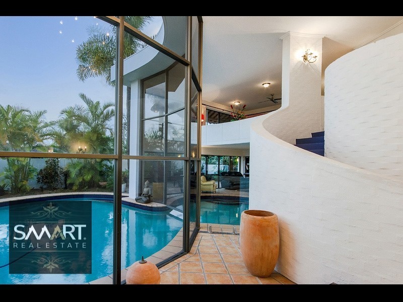 2 Castille Court, Isle Of Capri QLD 4217