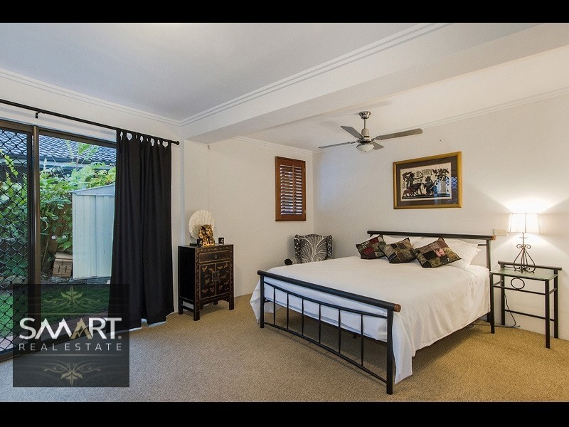2 Castille Court, Isle Of Capri QLD 4217