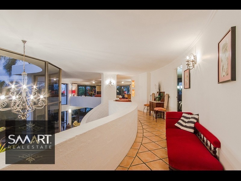 2 Castille Court, Isle Of Capri QLD 4217