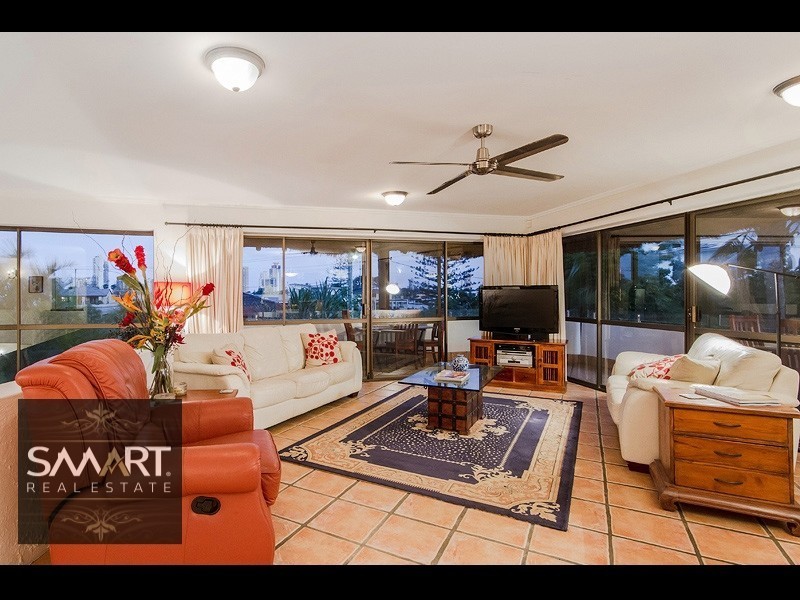 2 Castille Court, Isle Of Capri QLD 4217