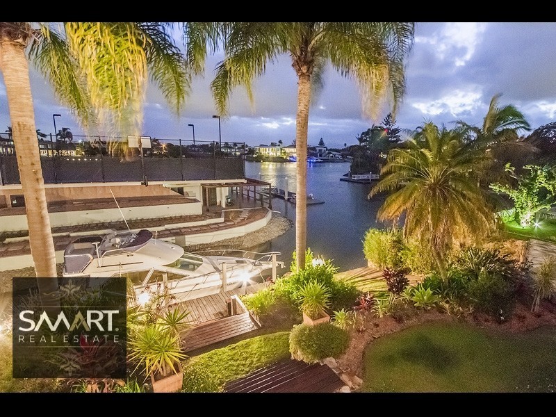 2 Castille Court, Isle Of Capri QLD 4217