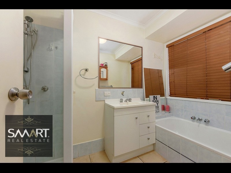 1/14 Stephenson Street, Labrador QLD 4215