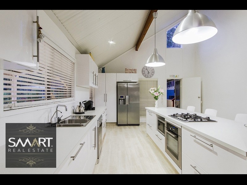 11 Kimmuli Drive, Elanora QLD 4221