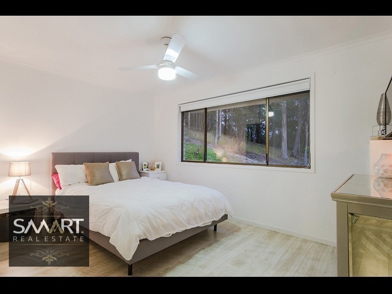 11 Kimmuli Drive, Elanora QLD 4221