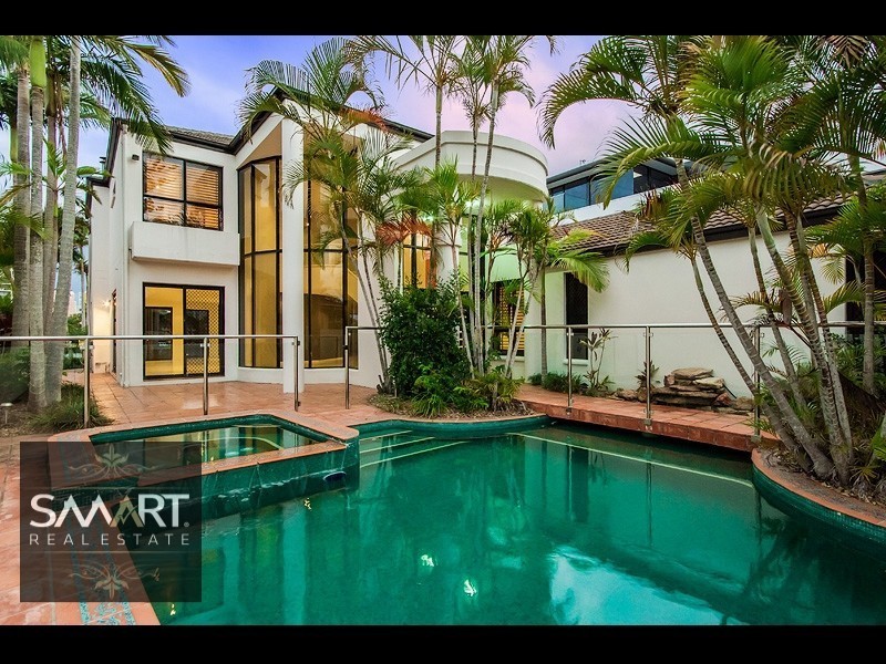 76 Amalfi Drive, Isle Of Capri QLD 4217