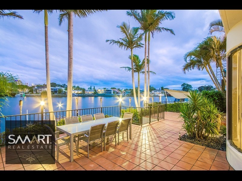 76 Amalfi Drive, Isle Of Capri QLD 4217
