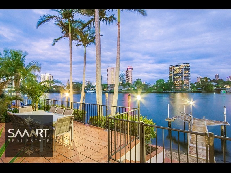 76 Amalfi Drive, Isle Of Capri QLD 4217