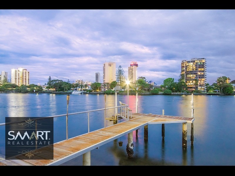 76 Amalfi Drive, Isle Of Capri QLD 4217